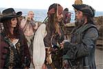 Jack Sparrow face à Barbe-Noire - Pirates des Caraïbes : la Fontaine de Jouvence